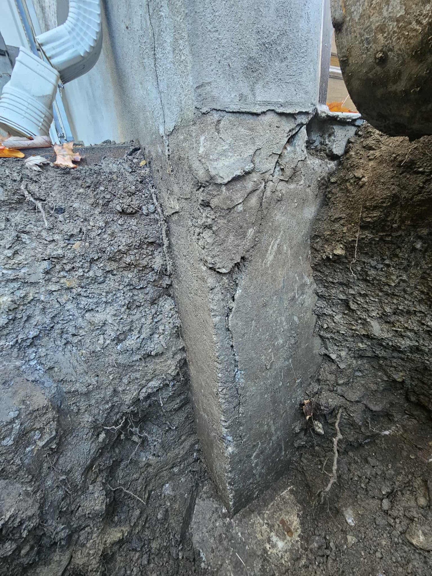 Excavation pour accéder aux fissures
